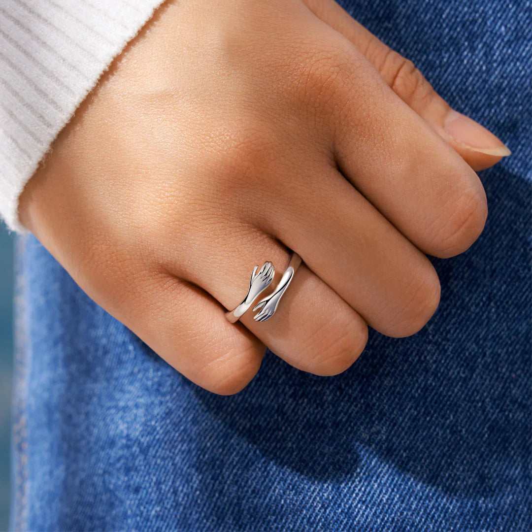 KnusHug™ Handvormige Knuffelring – Een Teken van Troost en Verbondenheid